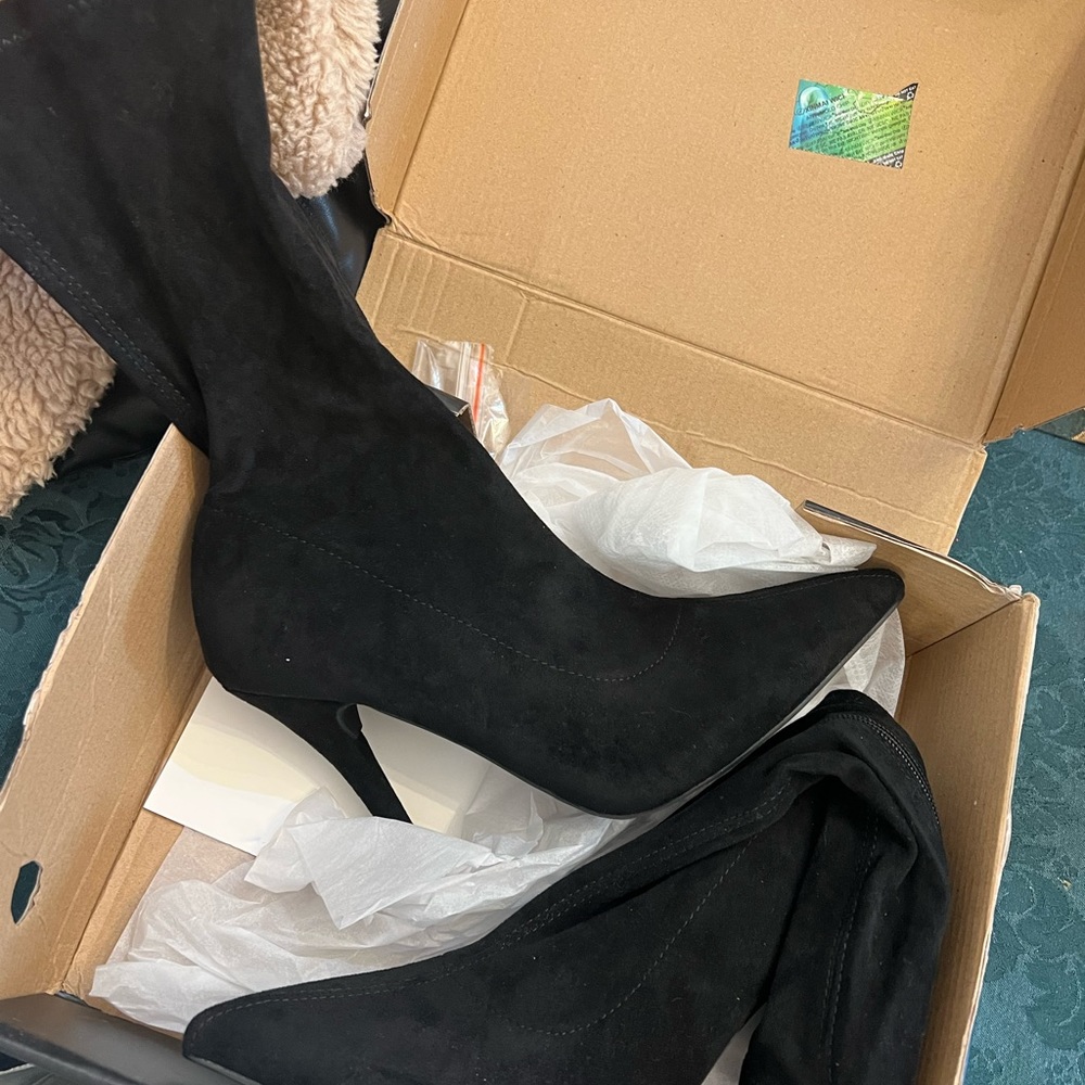 NEVER WORN FASHION NOVA BOOTIES HEELS